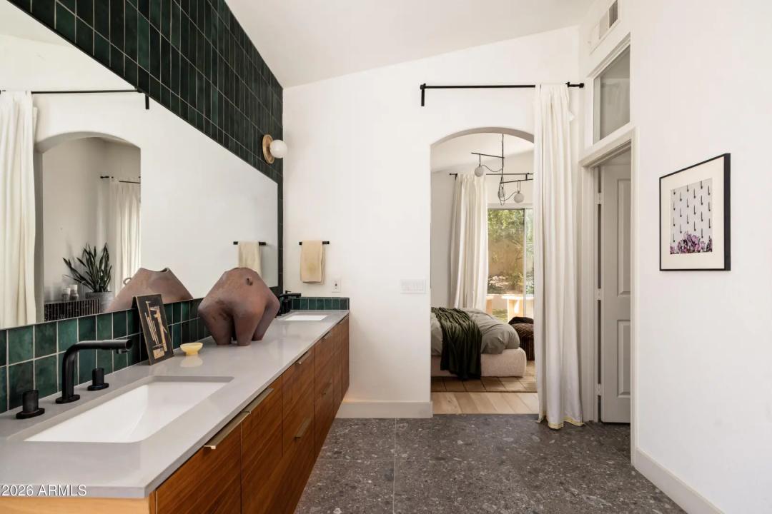 Real Estate Picture 20