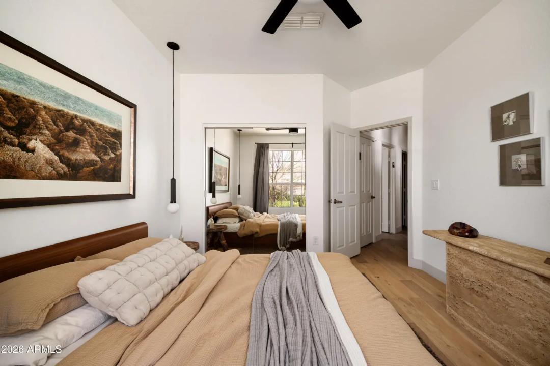 Real Estate Picture 22