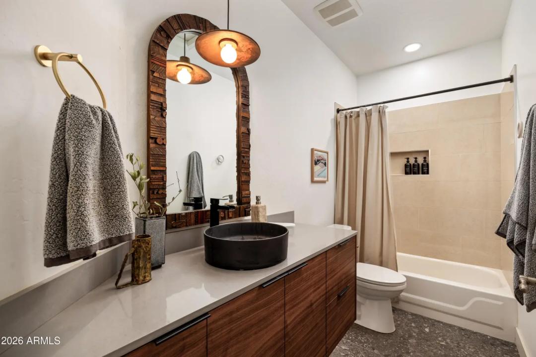 Real Estate Picture 23