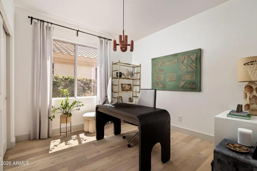Real Estate Picture 24
