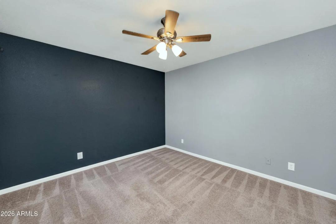 Real Estate Picture 4
