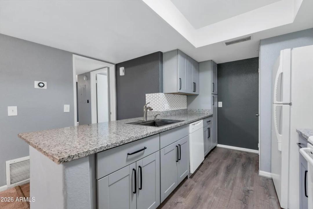 Real Estate Picture 10