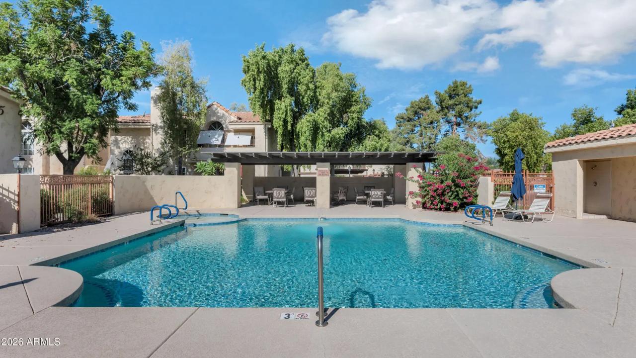 Real Estate Picture 17
