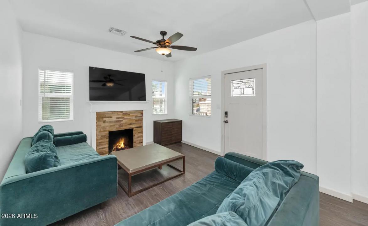 Real Estate Picture 6