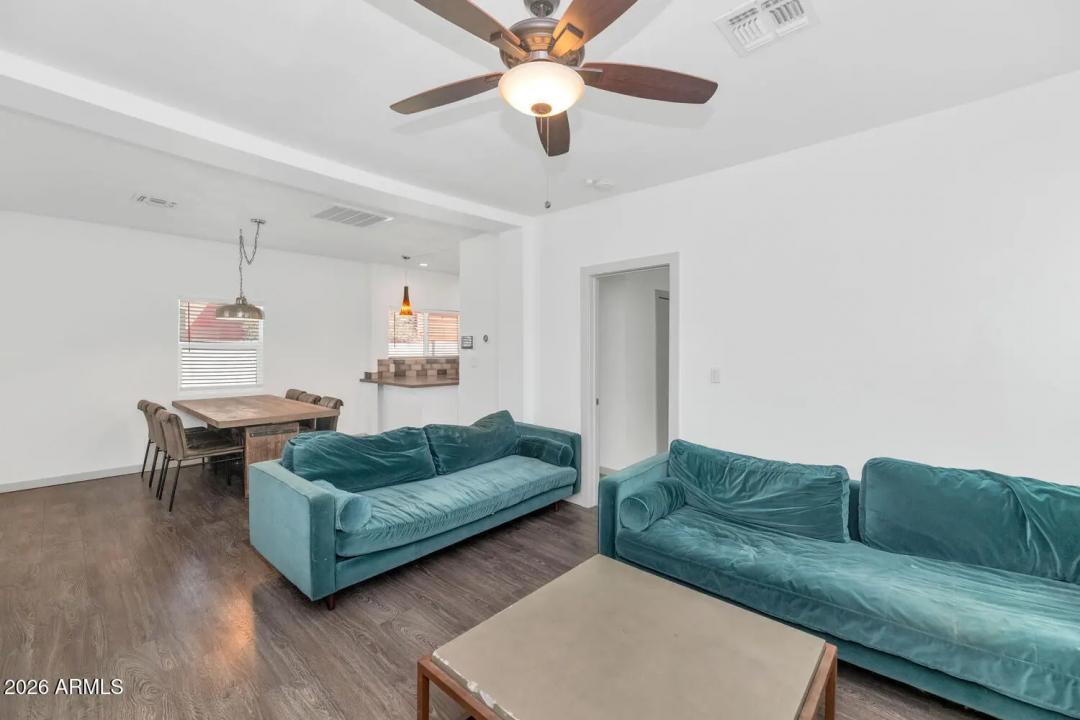 Real Estate Picture 8