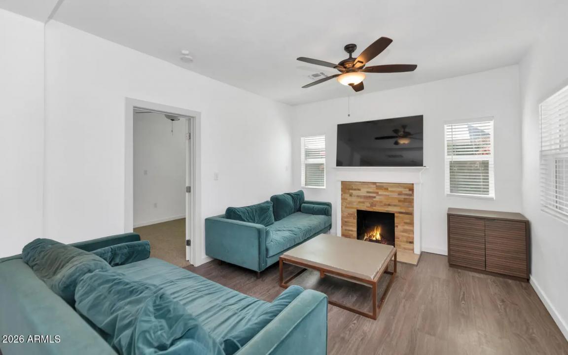 Real Estate Picture 7
