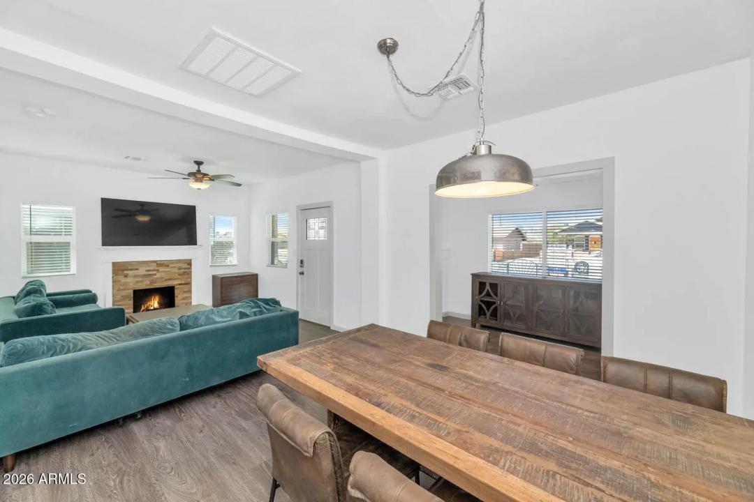 Real Estate Picture 10