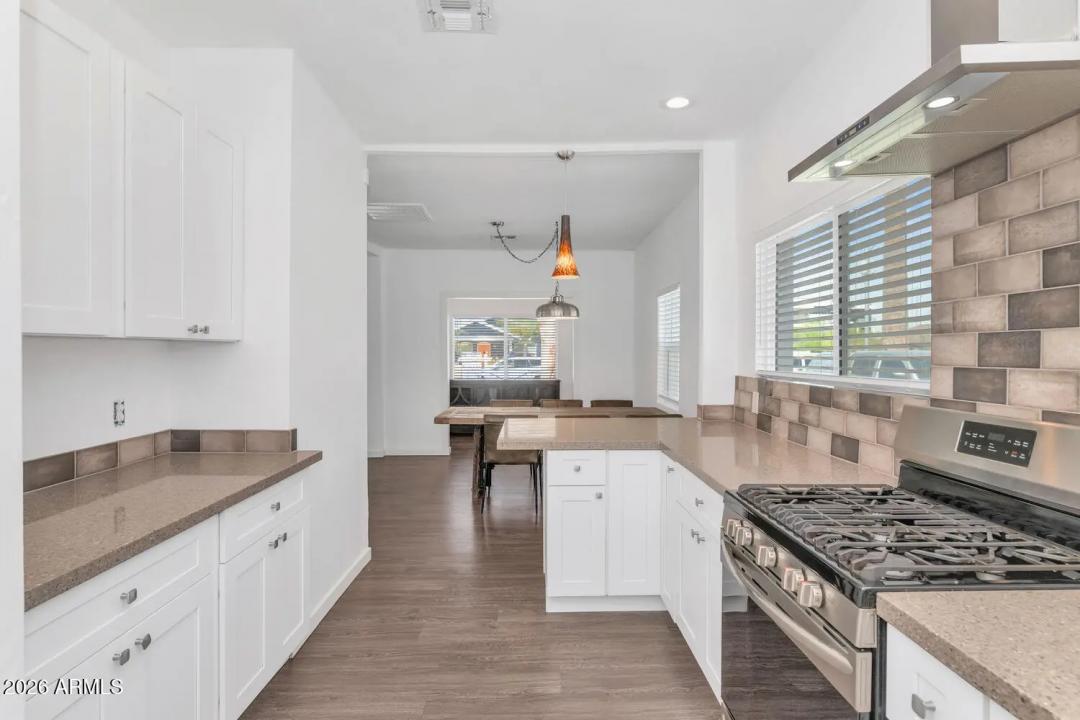 Real Estate Picture 13