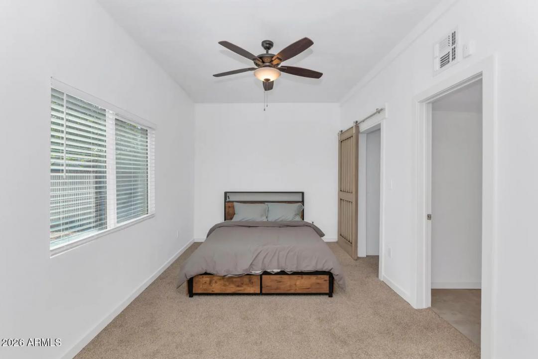 Real Estate Picture 14