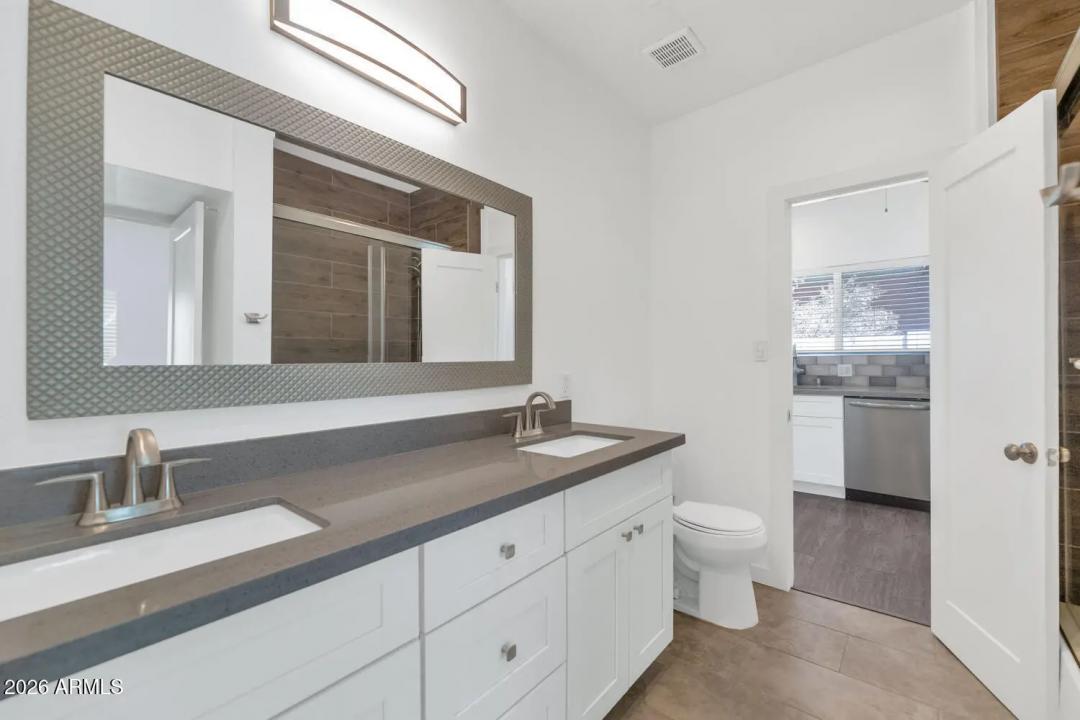 Real Estate Picture 16