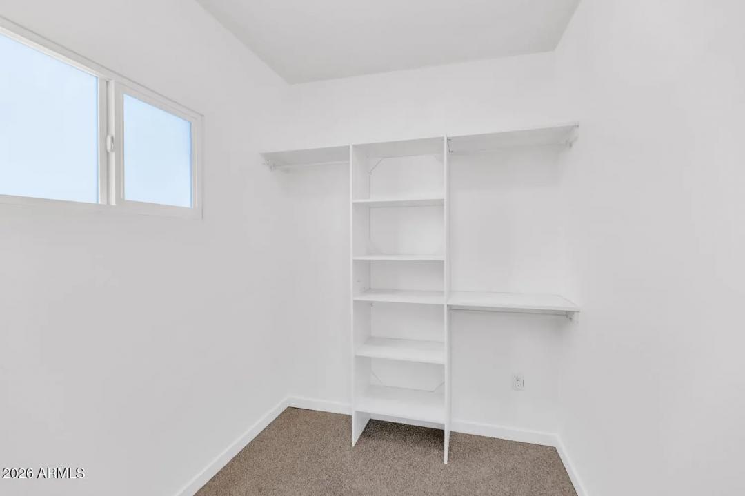 Real Estate Picture 18