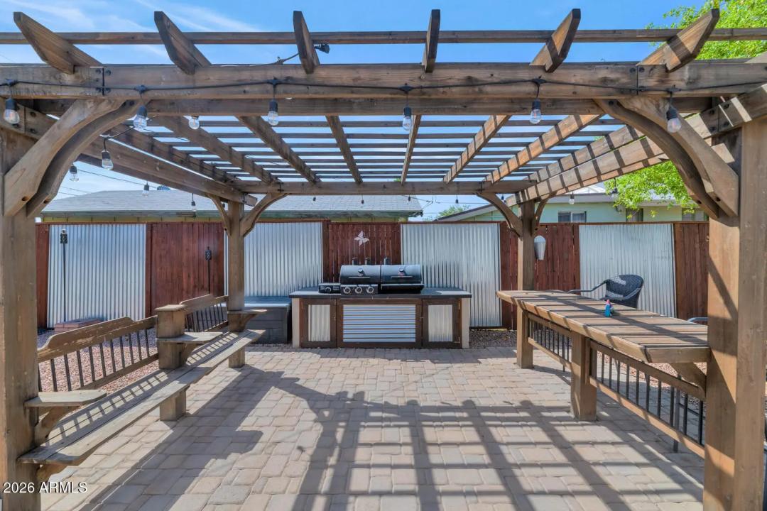 Real Estate Picture 23