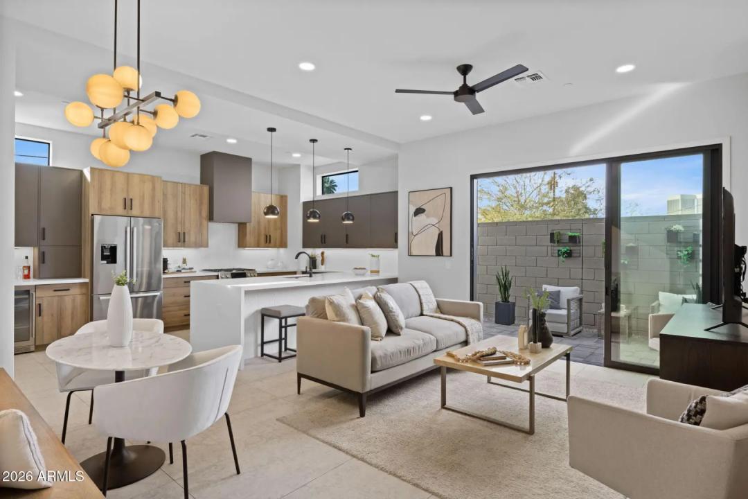 Real Estate Picture 4