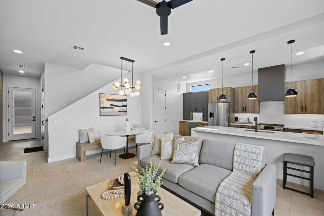 Real Estate Picture 6