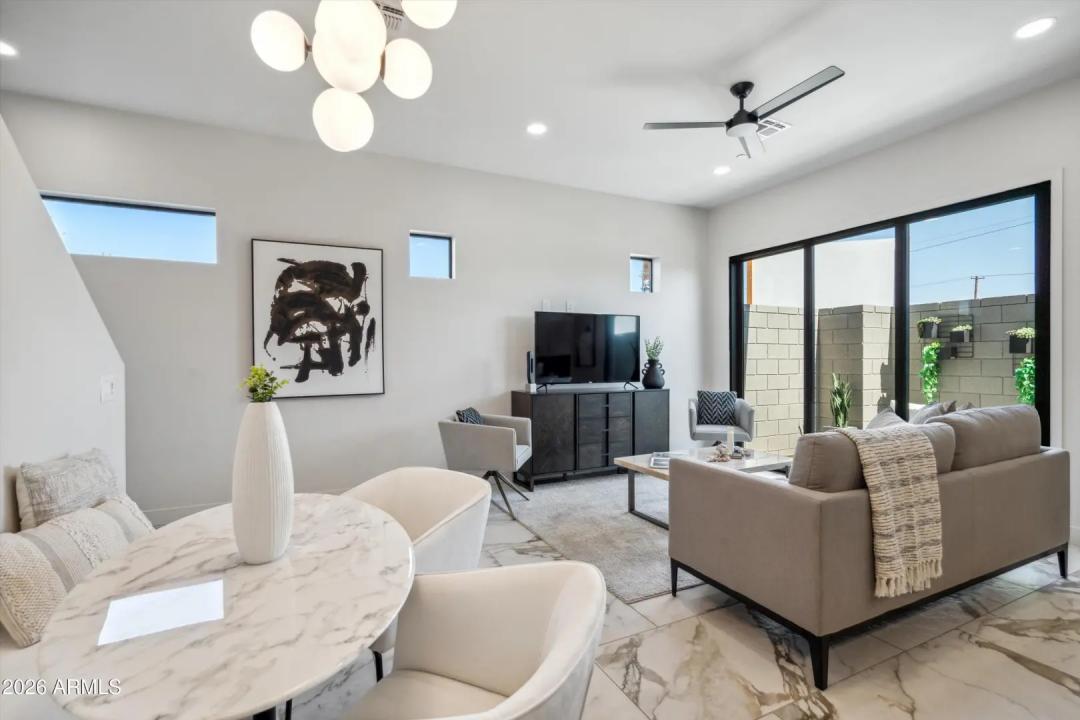 Real Estate Picture 8