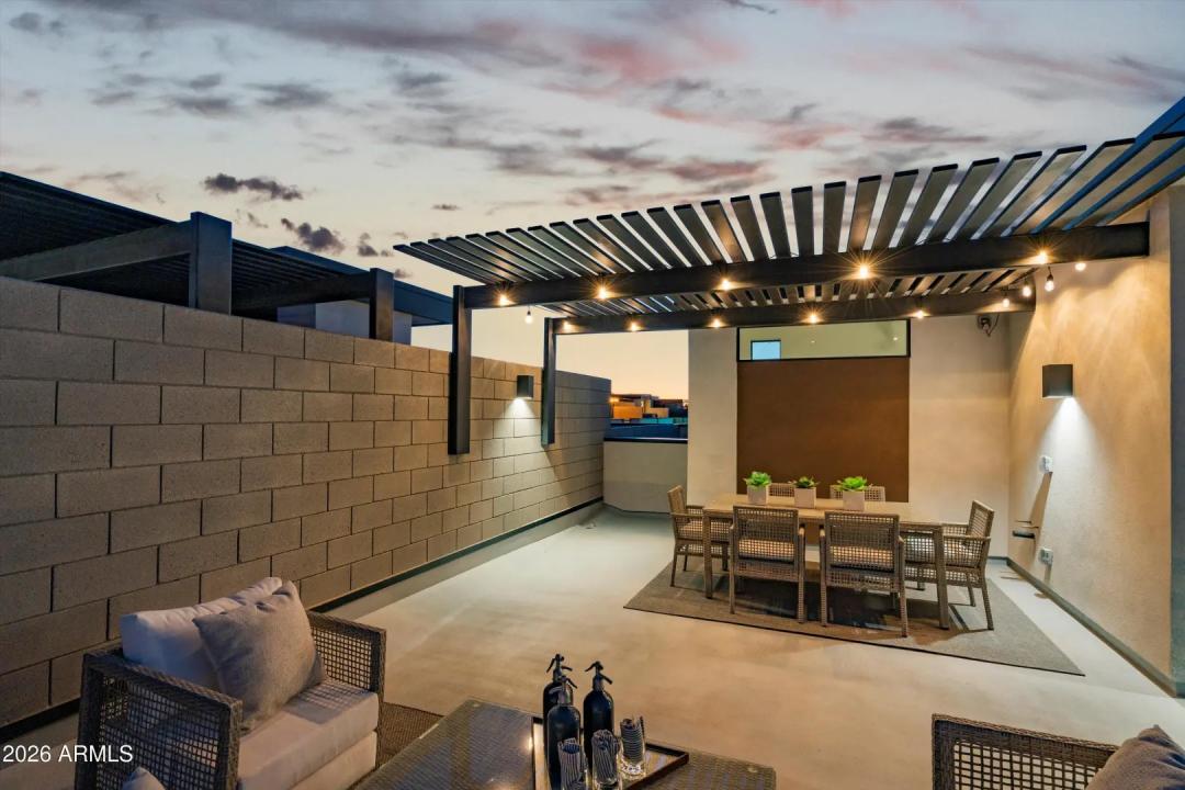 Real Estate Picture 17