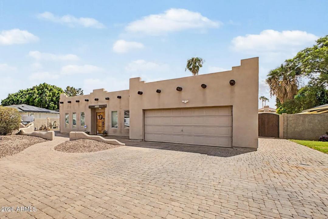 Real Estate Picture 3