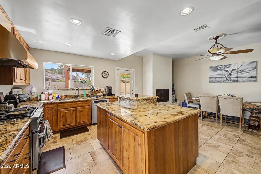 Real Estate Picture 13