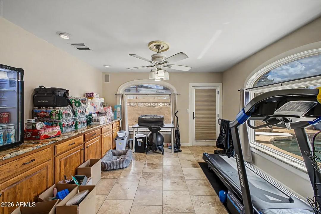 Real Estate Picture 14