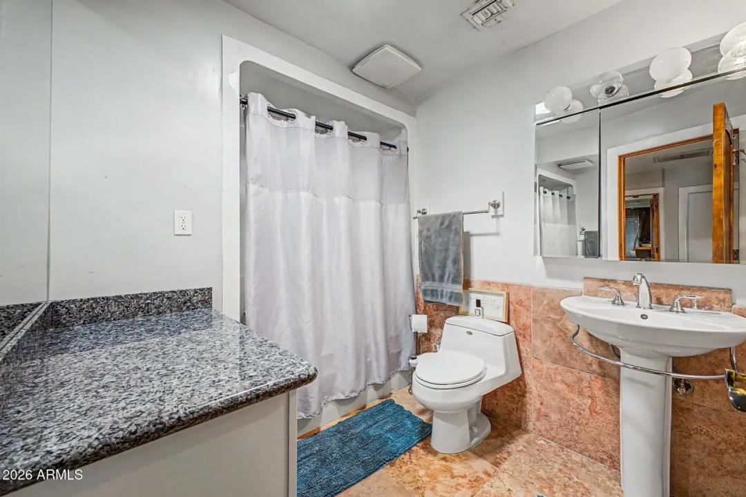 Real Estate Picture 22