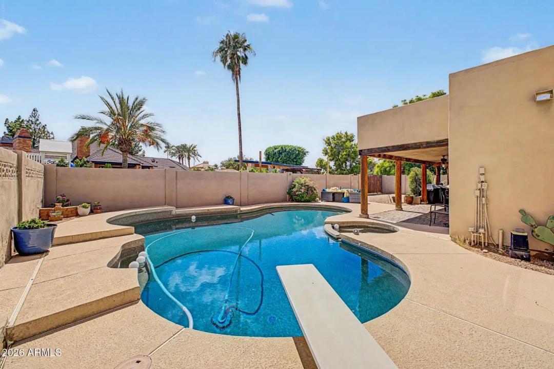 Real Estate Picture 23