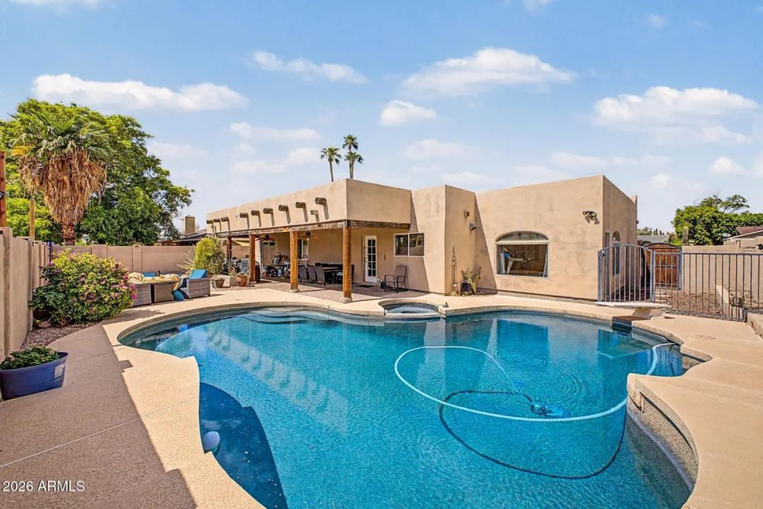 Real Estate Picture 24