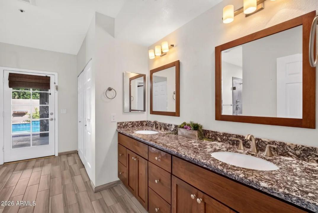 Real Estate Picture 25