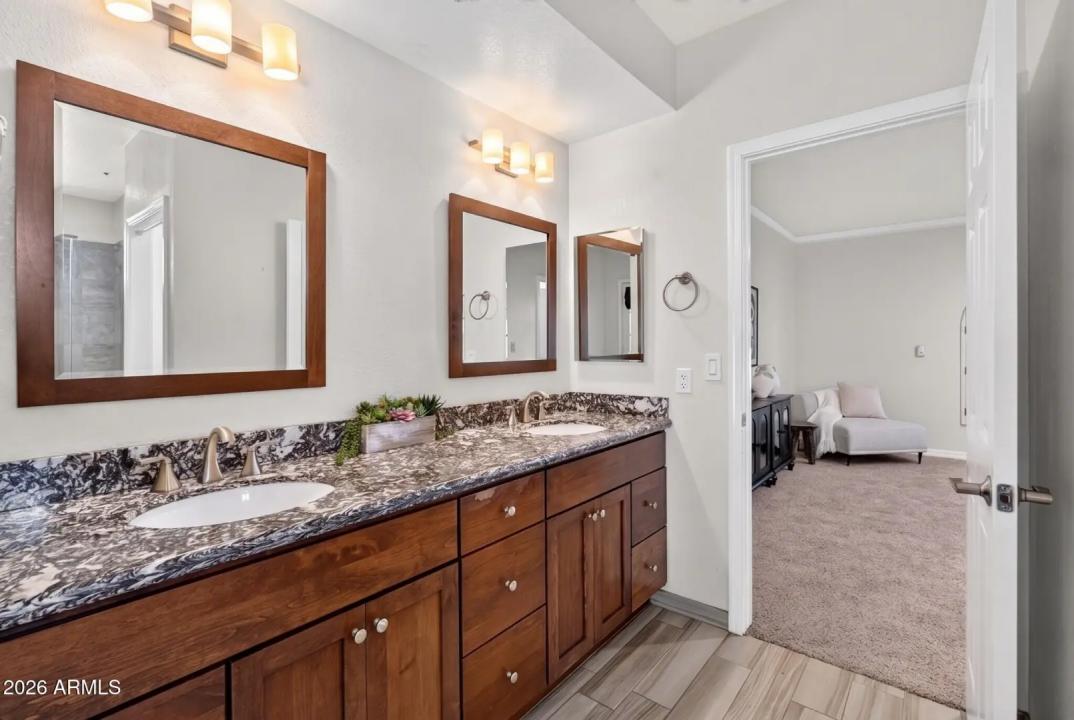 Real Estate Picture 24