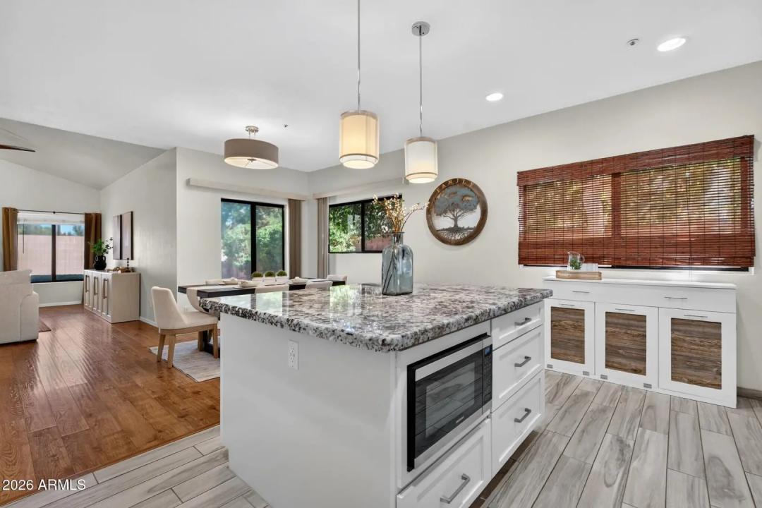 Real Estate Picture 16