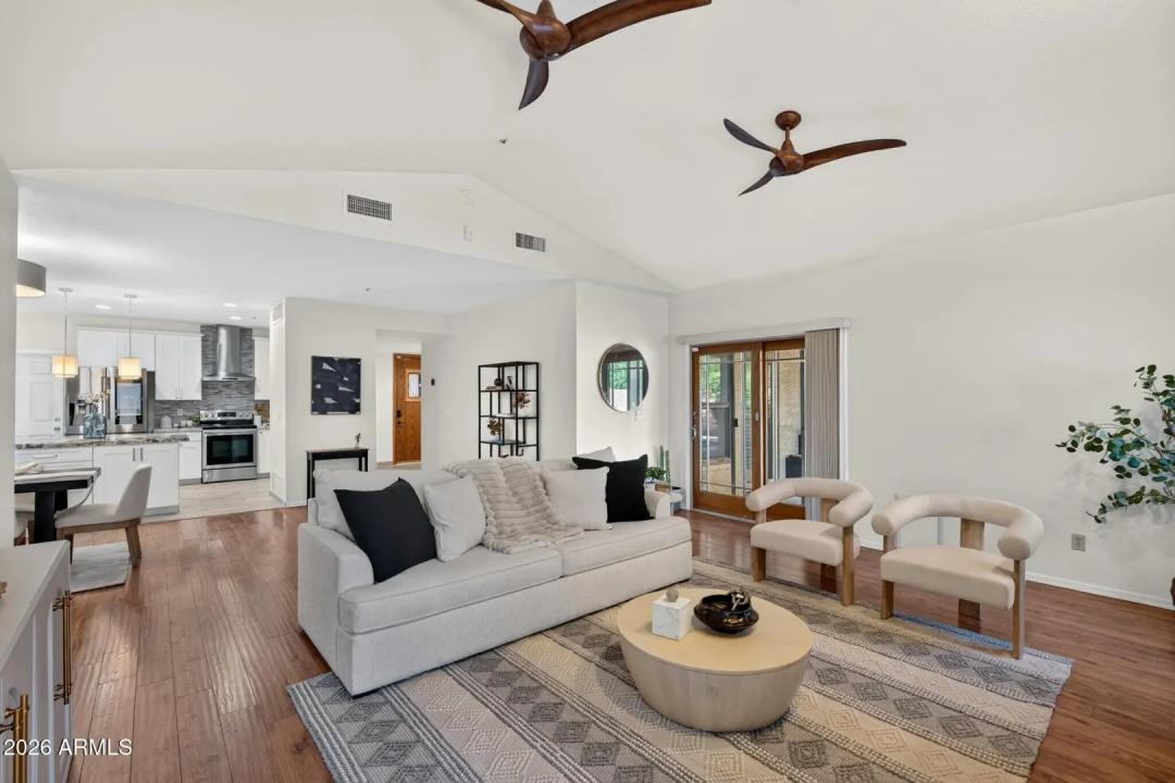 Real Estate Picture 7