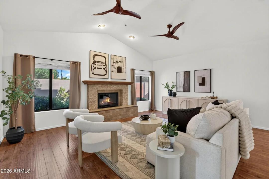 Real Estate Picture 4