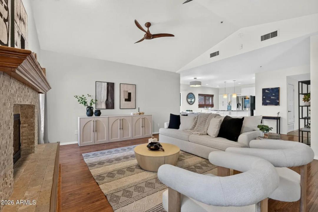Real Estate Picture 5