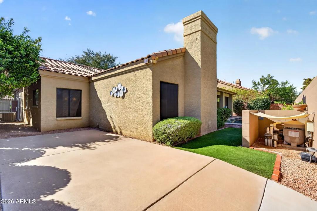 Real Estate Picture 50