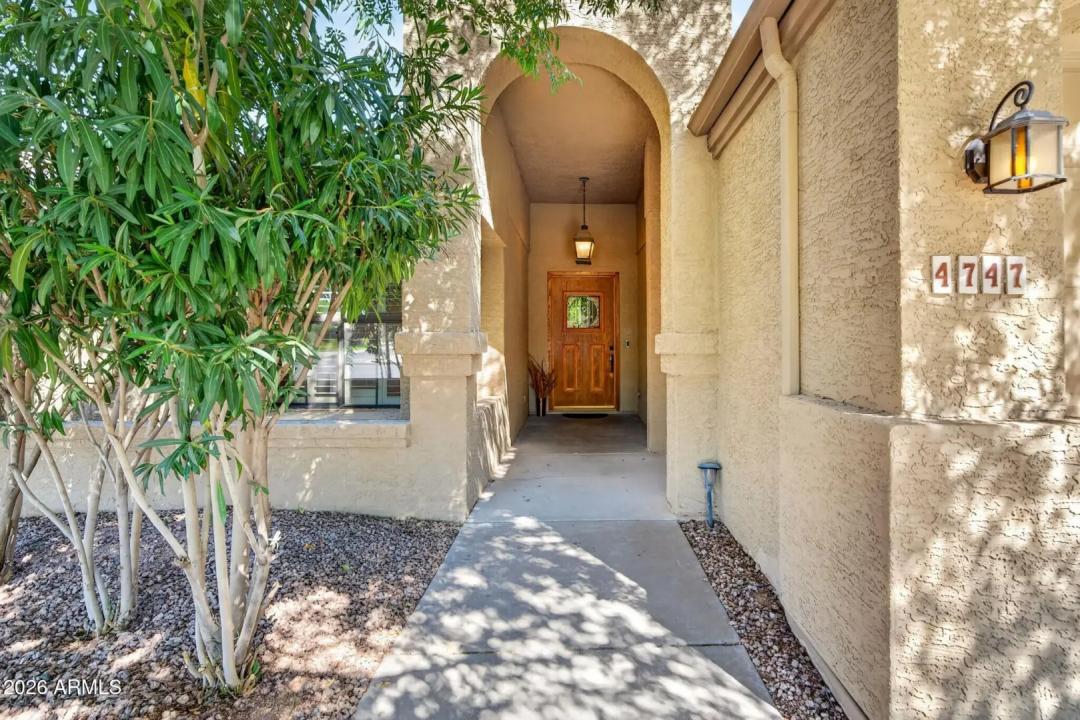 Real Estate Picture 3