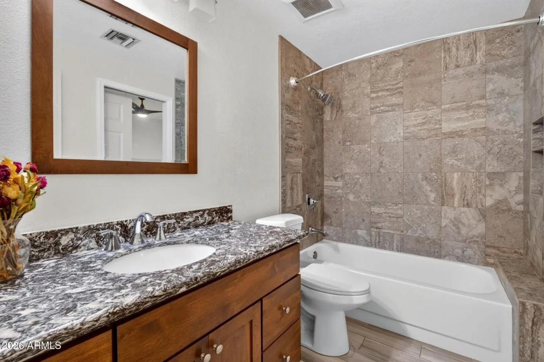 Real Estate Picture 38