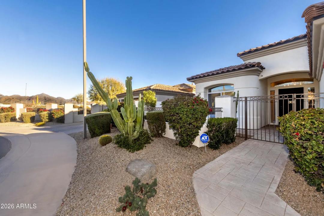 Real Estate Picture 4