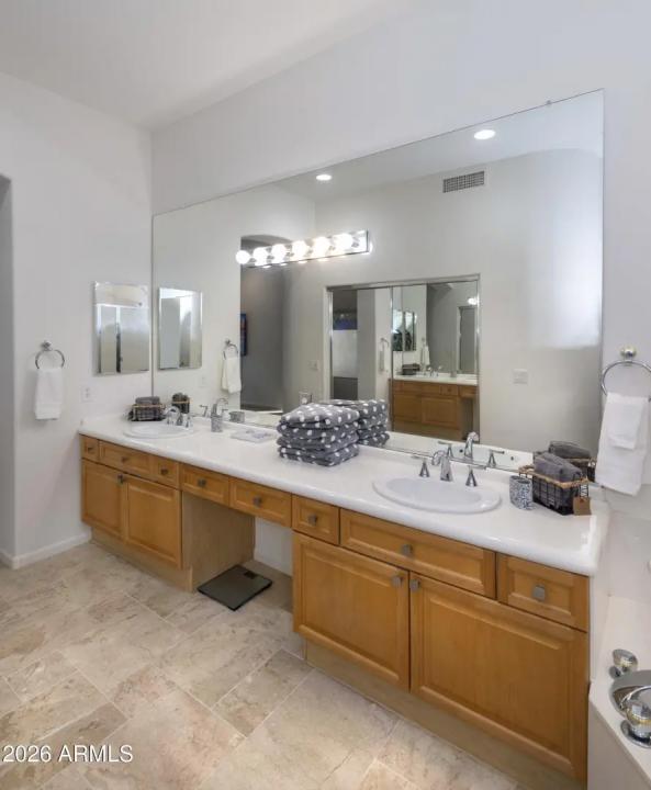 Real Estate Picture 32