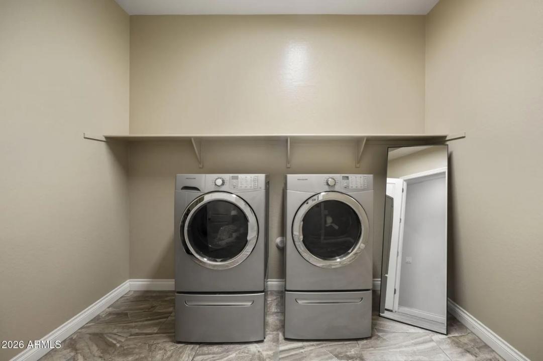 Real Estate Picture 33