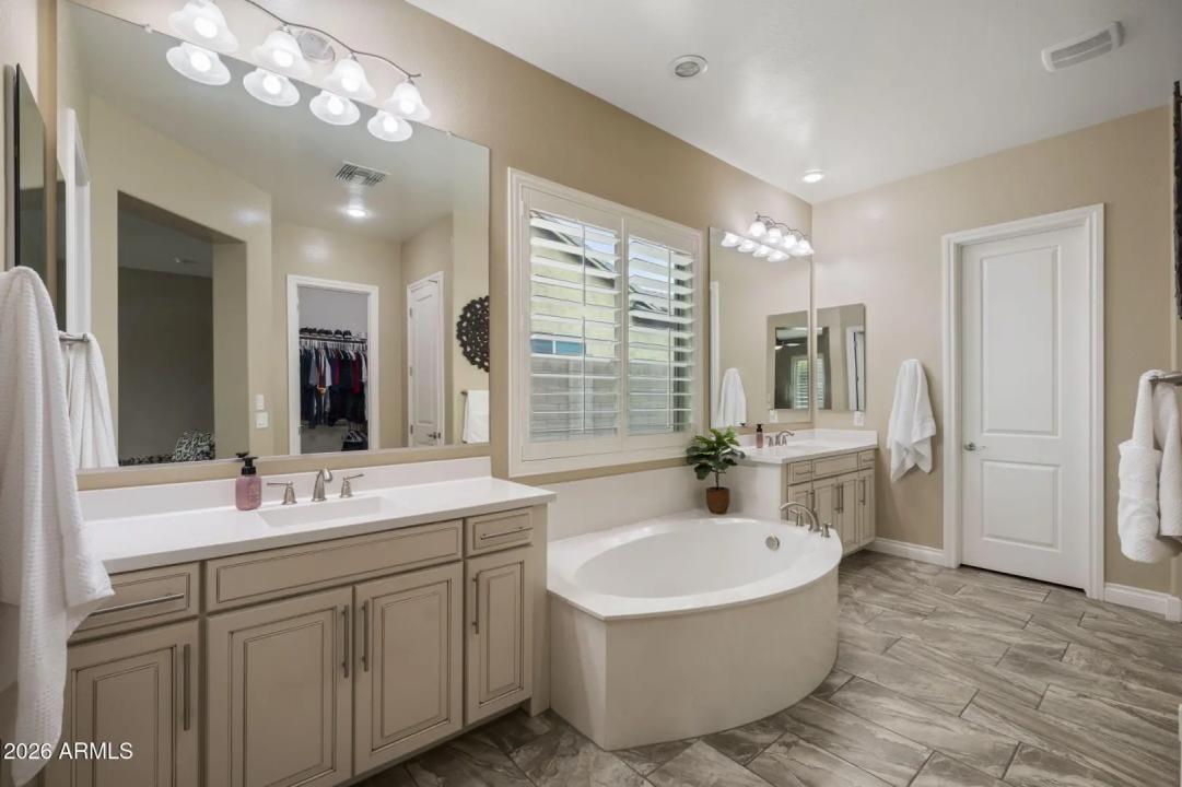 Real Estate Picture 26