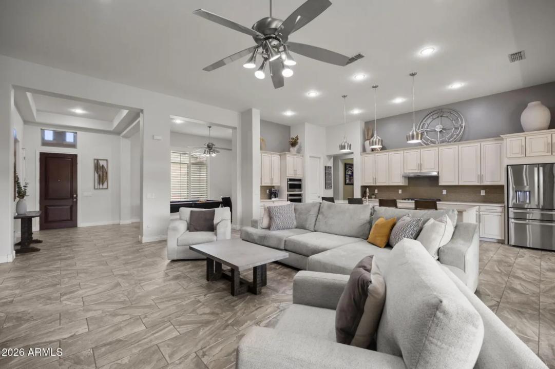 Real Estate Picture 7