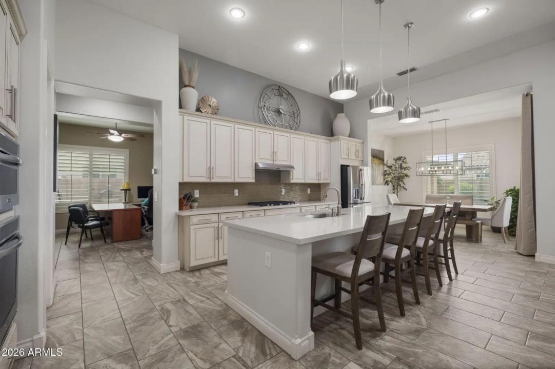 Real Estate Picture 16