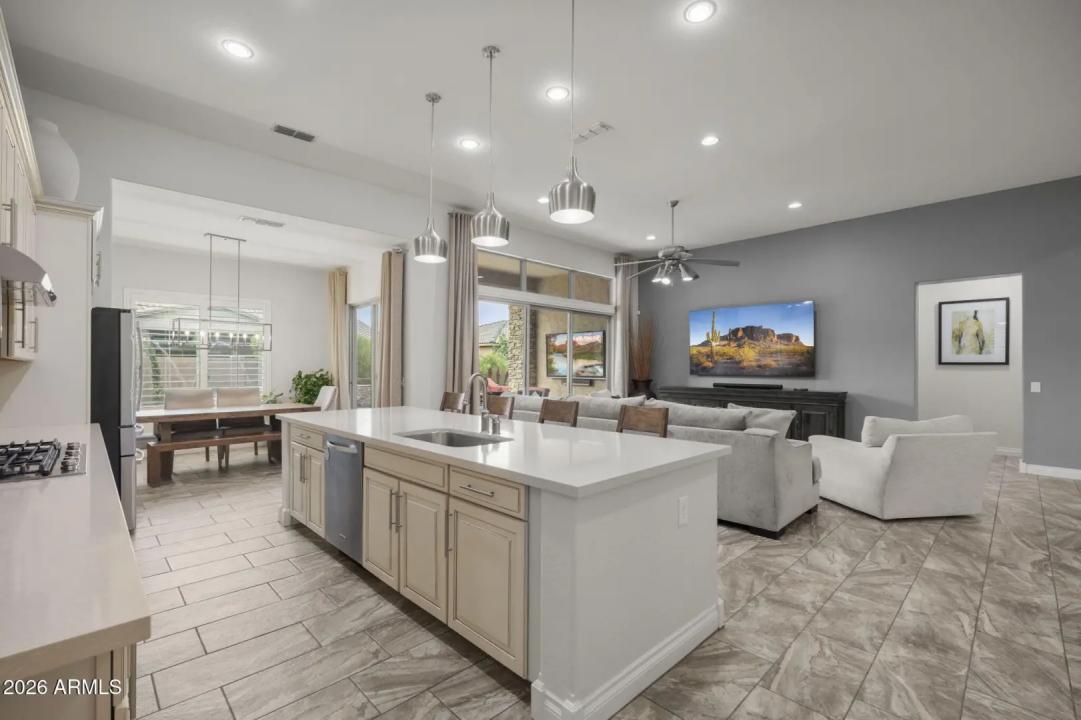 Real Estate Picture 20