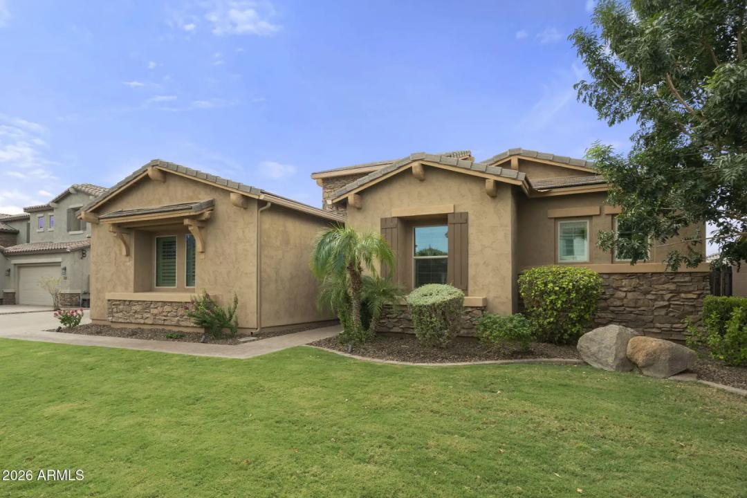 Real Estate Picture 3