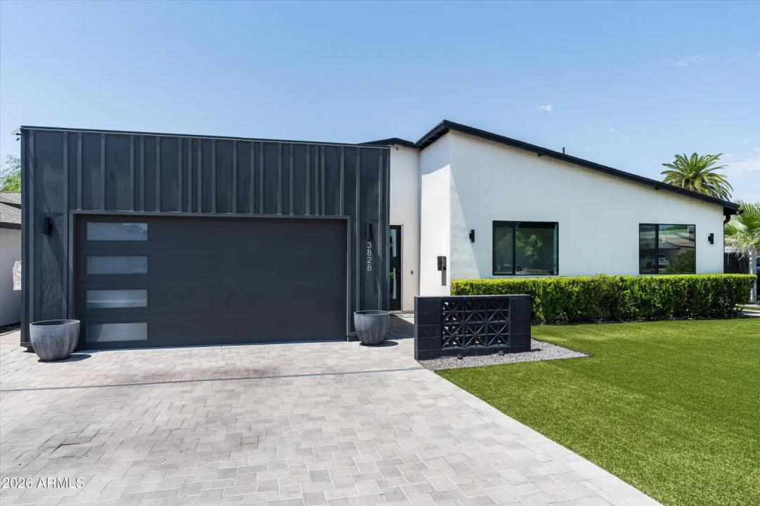 Real Estate Picture 3
