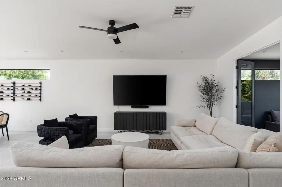 Real Estate Picture 15