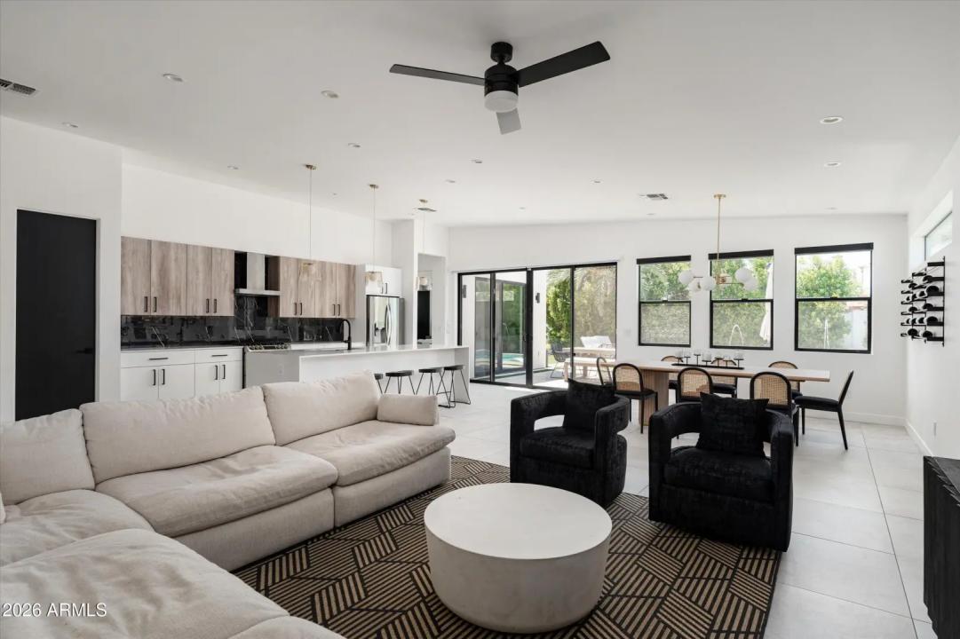 Real Estate Picture 13