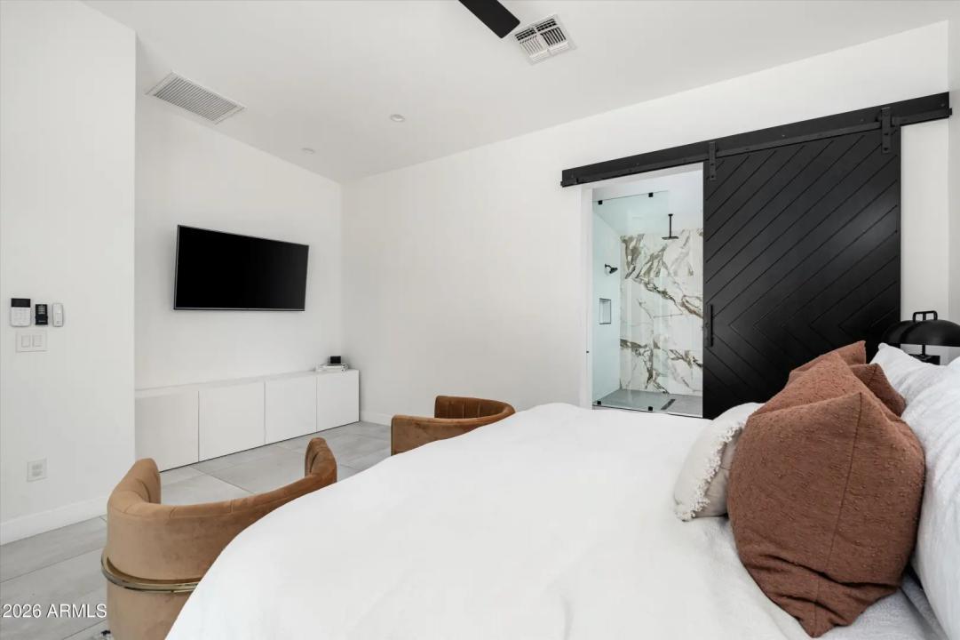 Real Estate Picture 20