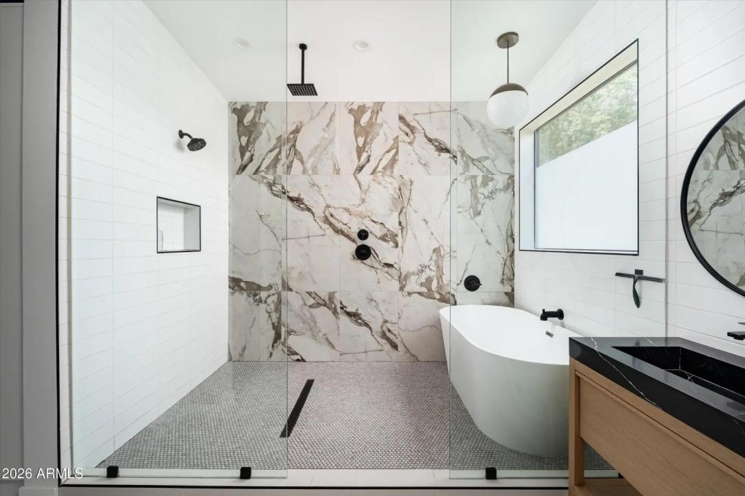 Real Estate Picture 21