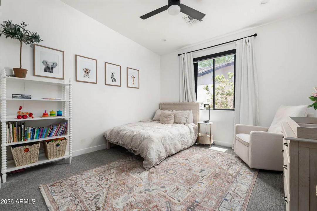Real Estate Picture 24
