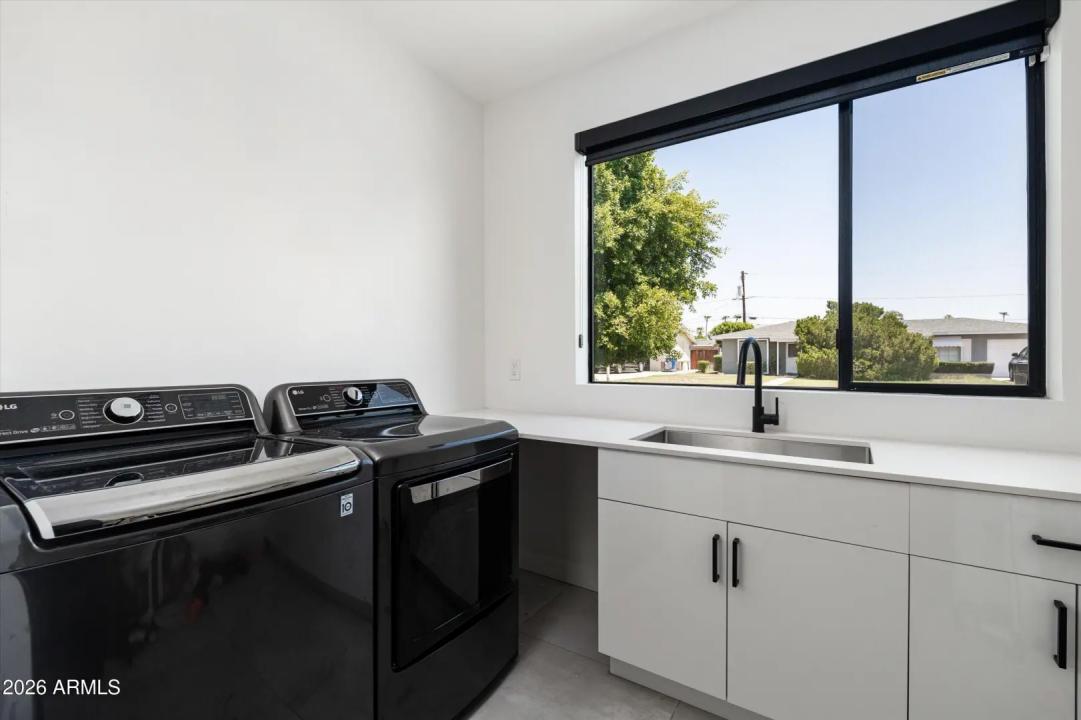 Real Estate Picture 28